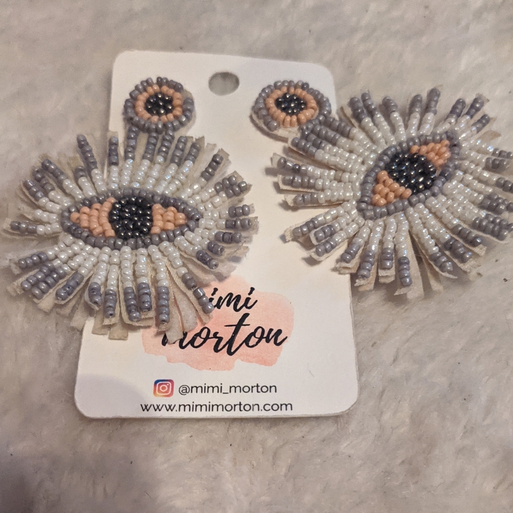 Pink and Grey Eyes- beaded earrings